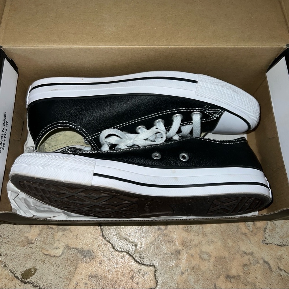 Converse leather black low top